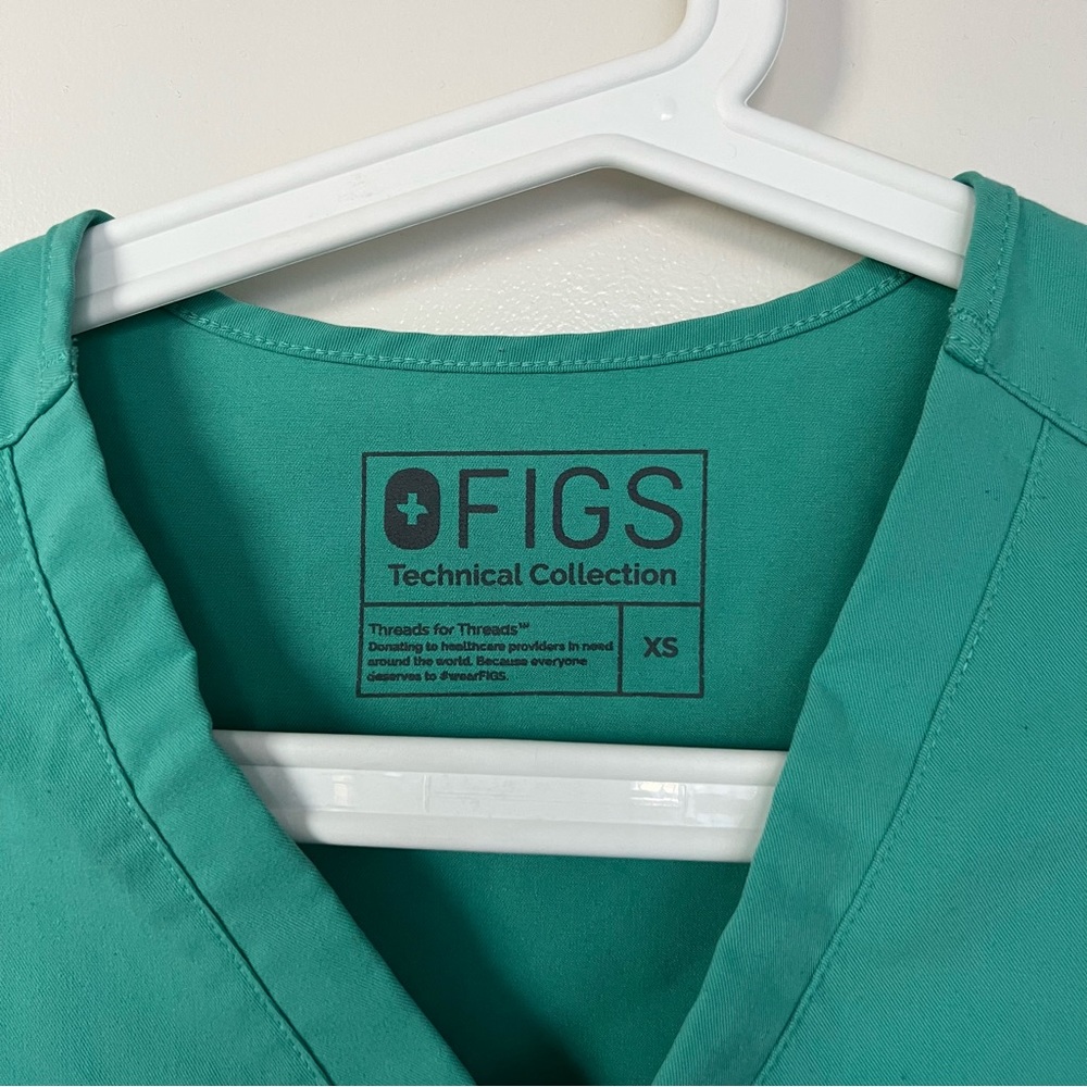 FIGS Catarina One-Pocket Scrub Top